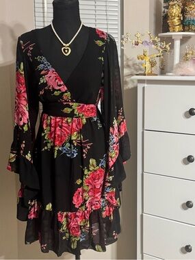 Betsey Johnson floral long sleeve dress size 8